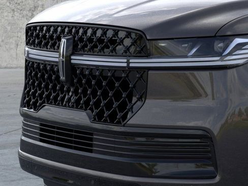 New 2026 Lincoln Navigator L Black Label AWD/4WD image 17