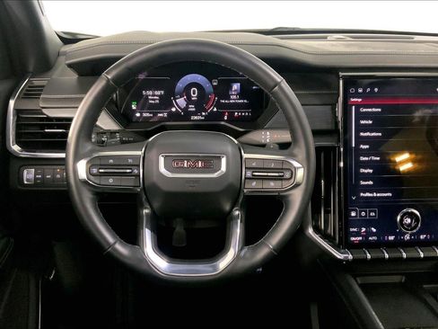 Used 2025 GMC Acadia Elevation AWD/4WD image 5
