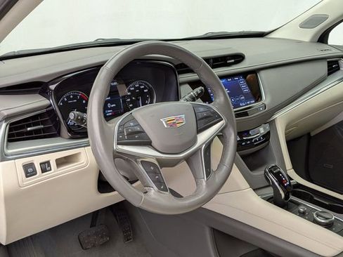 Certified 2023 Cadillac XT5 Premium Luxury w/ LPO, Floor Liner Package FWD image 9