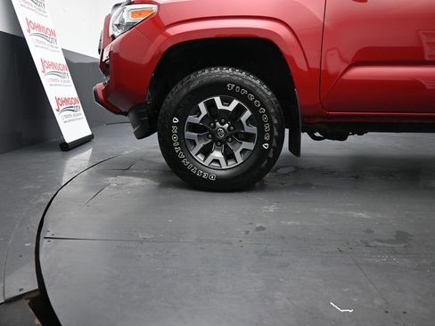 Used 2022 Toyota Tacoma SR image 15