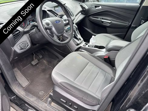 Used 2016 Ford Escape SE w/ Equipment Group 201A FWD image 7
