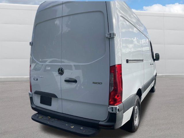 Used 2023 Mercedes-Benz Sprinter 1500 image 9