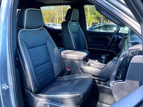 Used 2025 GMC Sierra 1500 AT4X image 8