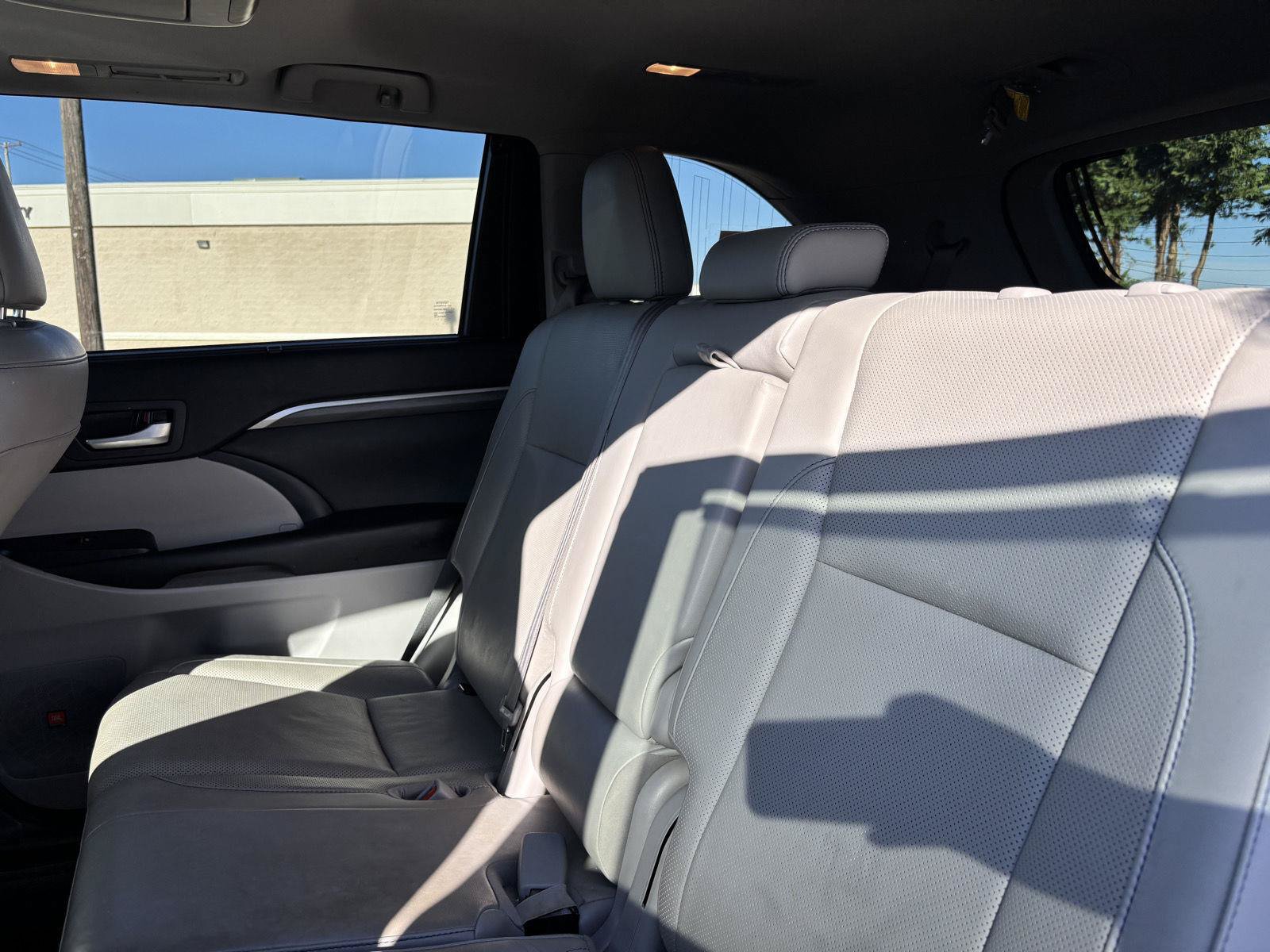Used 2017 Toyota Highlander Limited AWD/4WD image 15