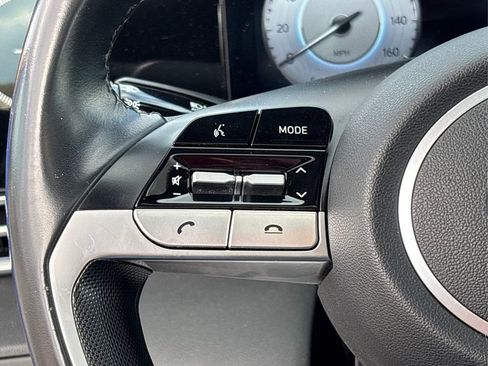 Certified 2023 Hyundai Elantra Limited w/ Preferred Accessory Package image 32