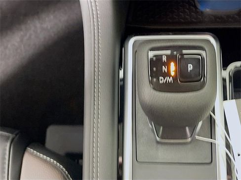 New 2026 Nissan Pathfinder Platinum image 12