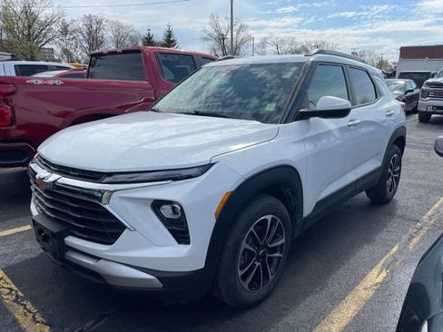 Used 2024 Chevrolet TrailBlazer LT image 3