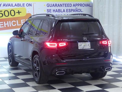 Used 2021 Mercedes-Benz GLB 250 4MATIC image 5