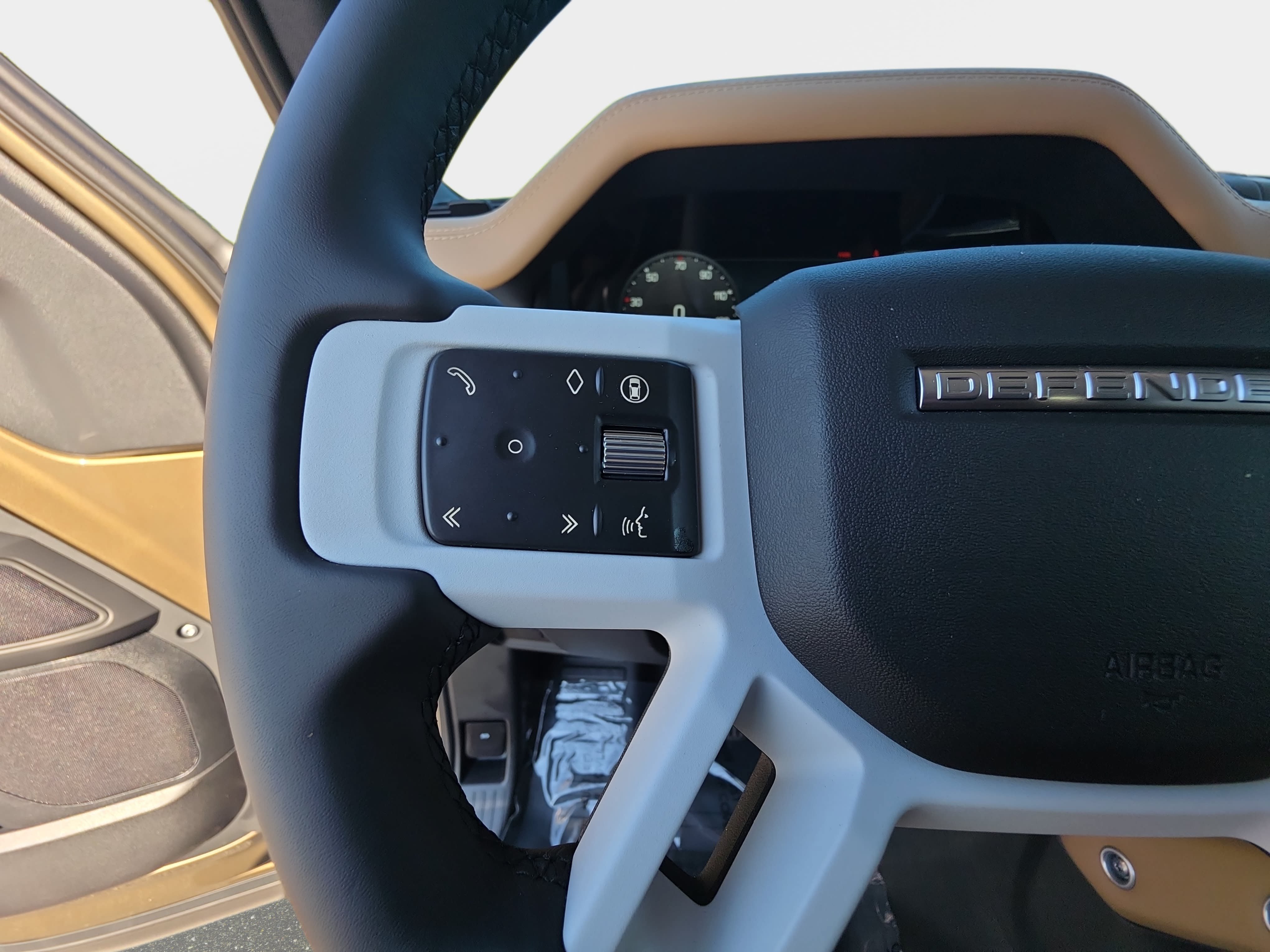 New 2026 Land Rover Defender 110 S AWD/4WD image 15