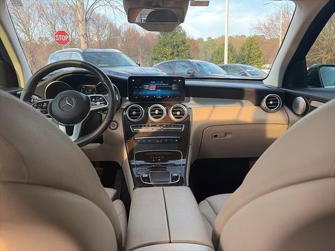 Used 2020 Mercedes-Benz GLC 300 image 6