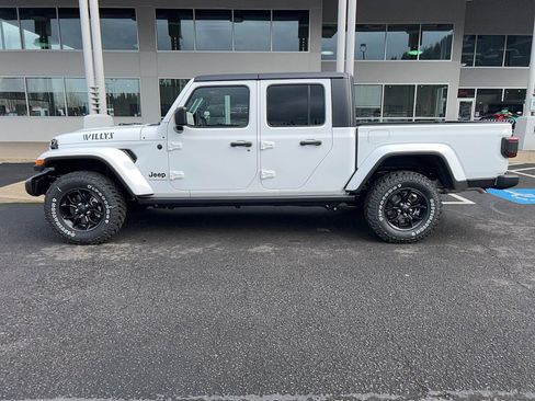 New 2026 Jeep Gladiator Sport image 9