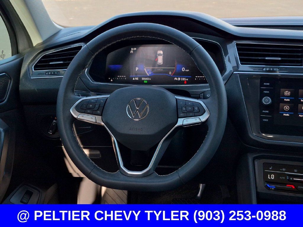 Used 2023 Volkswagen Tiguan SE w/ Panoramic Sunroof Package FWD image 37