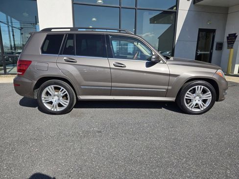Used 2014 Mercedes-Benz GLK 250 BlueTEC 4MATIC image 2