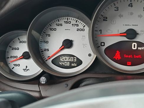 Used 2010 Porsche 911 Carrera 4S image 33