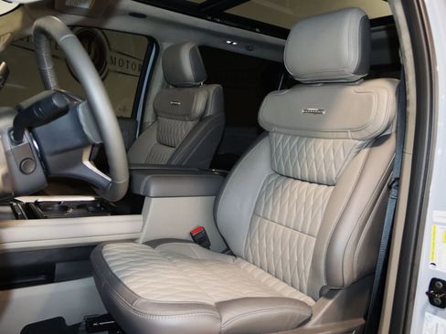 Used 2026 Ford F250 Platinum w/ Platinum Plus Package image 50