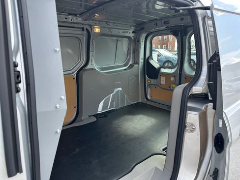 Used 2023 Ford Transit Connect XLT image 21