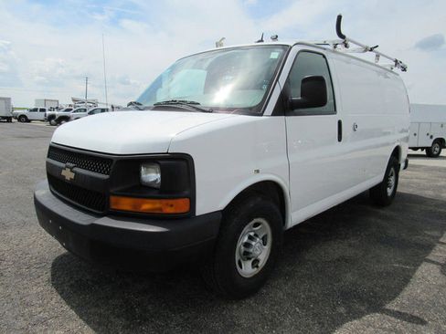Used 2015 Chevrolet Express 2500 RWD image 6