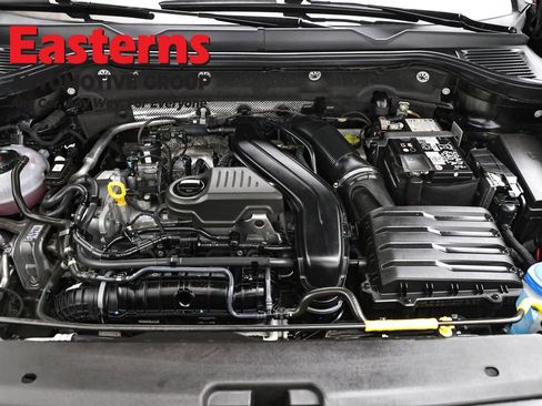 Used 2024 Volkswagen Taos SE image 7