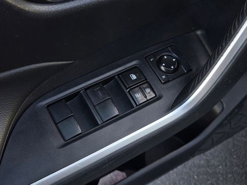 Used 2021 Toyota RAV4 XLE image 10