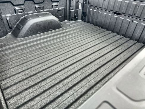 New 2026 GMC Sierra 1500 SLT image 18