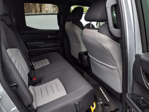 Certified 2025 Toyota Tacoma TRD Off-Road AWD/4WD image 21