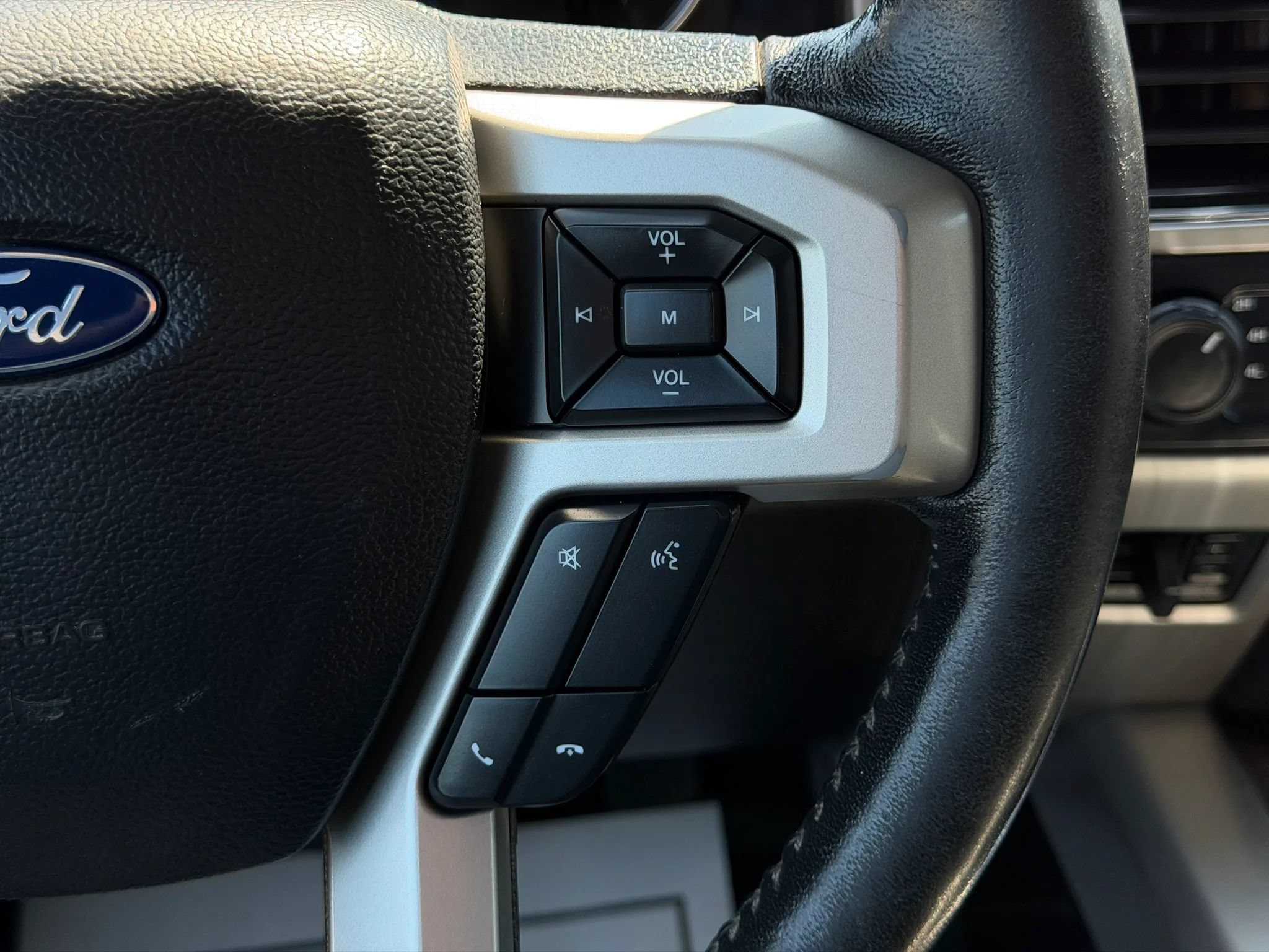 Used 2019 Ford F250 Lariat w/ Lariat Ultimate Package AWD/4WD image 29