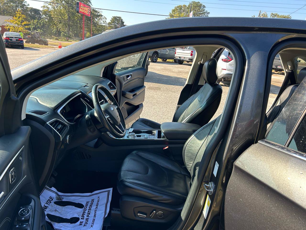 Used 2019 Ford Edge Titanium w/ Equipment Group 301A FWD image 9