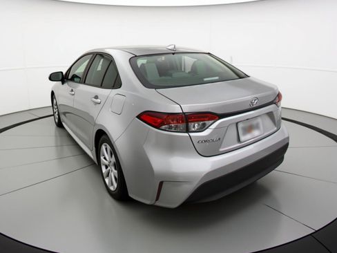 Used 2025 Toyota Corolla LE image 6