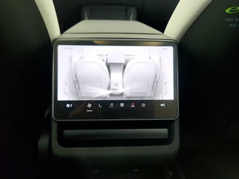 Used 2026 Tesla Model Y AWD image 49