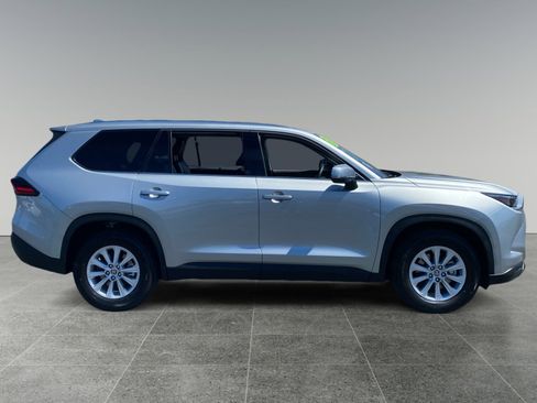 Used 2025 Toyota Grand Highlander AWD image 6