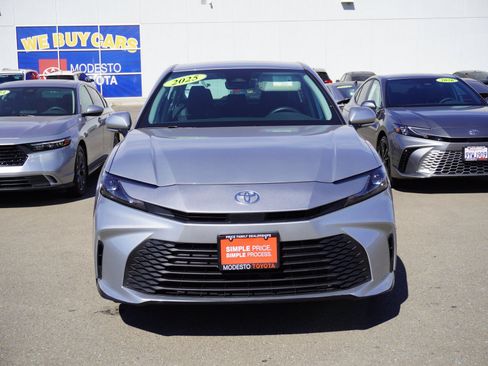 Used 2025 Toyota Camry LE w/ Convenience Package AWD/4WD image 6