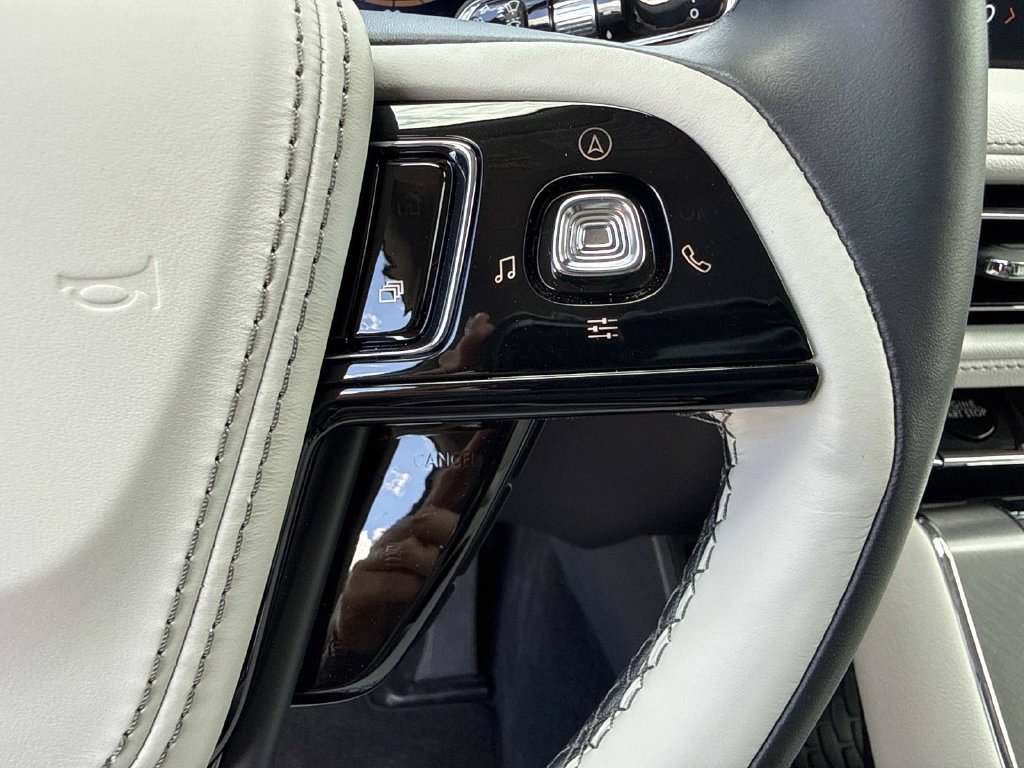 New 2027 Lincoln Aviator 2WD image 30