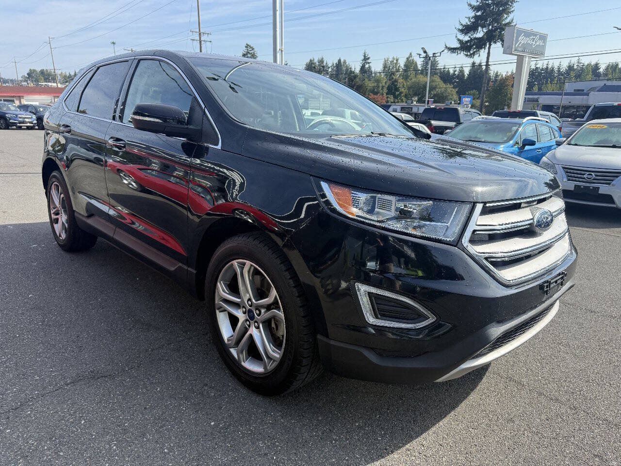 Used 2016 Ford Edge Titanium w/ Technology Package AWD/4WD image 8