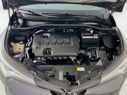 Used 2018 Toyota C-HR XLE image 27