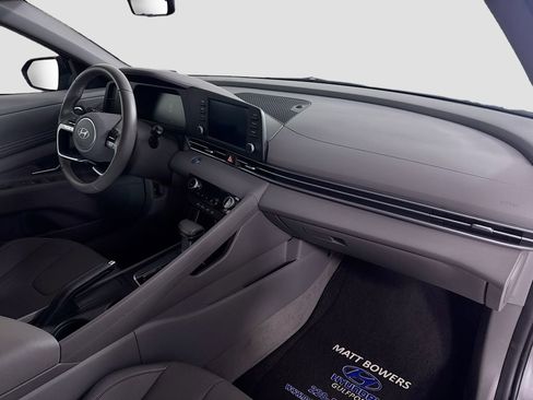 Certified 2025 Hyundai Elantra Sport FWD image 28