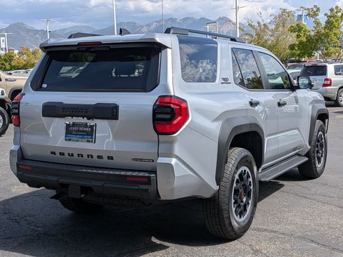 Used 2026 Toyota 4Runner TRD Off-Road Premium AWD/4WD image 5