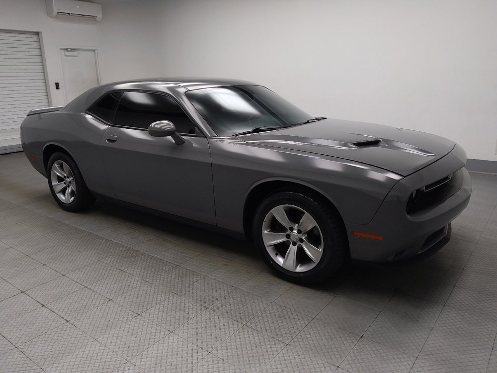 Used 2019 Dodge Challenger SXT RWD image 11