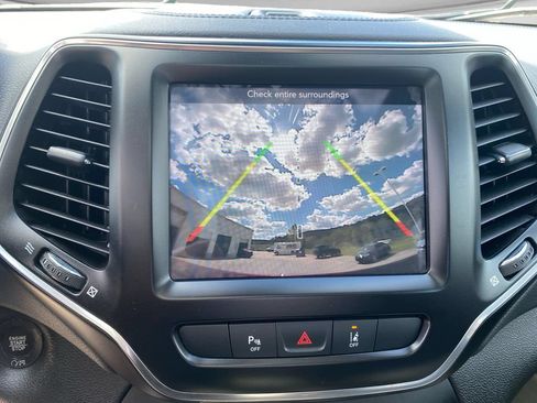 Used 2021 Jeep Cherokee Latitude Lux 80th Anniv w/ Quick Order Package 26U 80TH AWD/4WD image 26