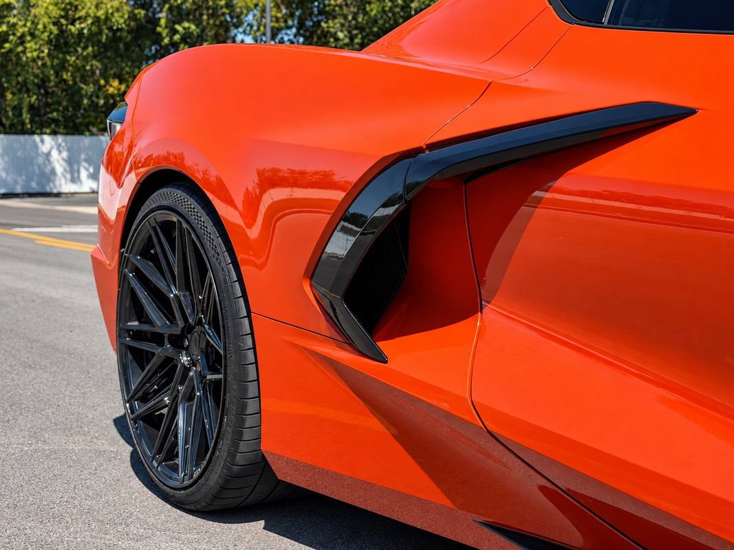 Used 2021 Chevrolet Corvette Stingray Premium Cpe w/ Z51 Performance Package RWD image 10