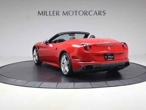 Certified 2017 Ferrari California T RWD image 5