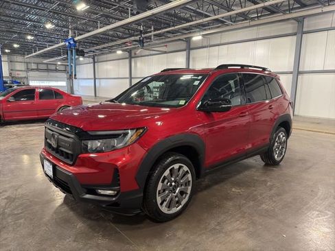 Used 2025 Honda Passport Black Edition image 2