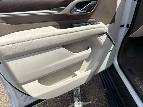 Used 2022 GMC Yukon XL Denali w/ Denali Premium Package RWD image 13