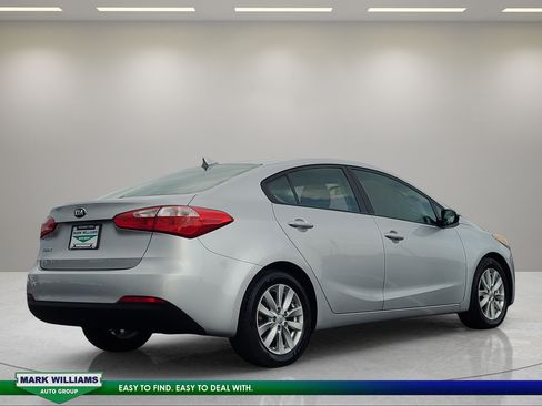 Used 2015 Kia Forte LX w/ Popular Package FWD image 4