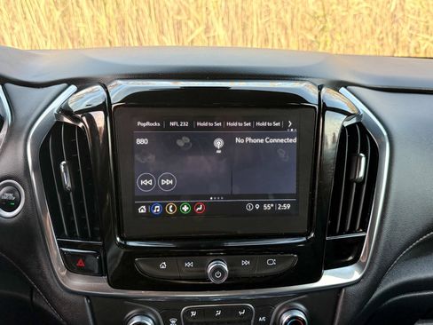 Used 2023 Chevrolet Traverse LT image 26