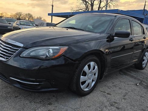 Used 2012 Chrysler 200 LX image 2