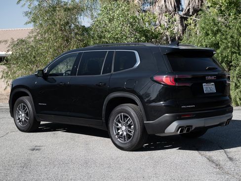 Used 2025 GMC Acadia Elevation image 25