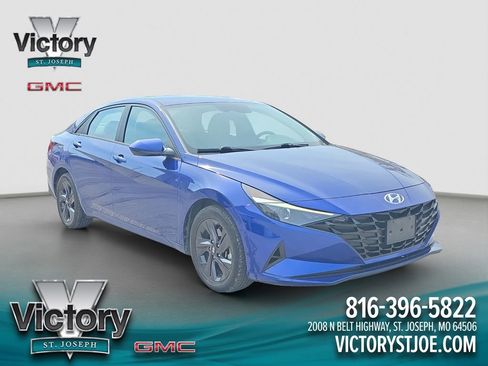 Used 2023 Hyundai Elantra SEL image 1