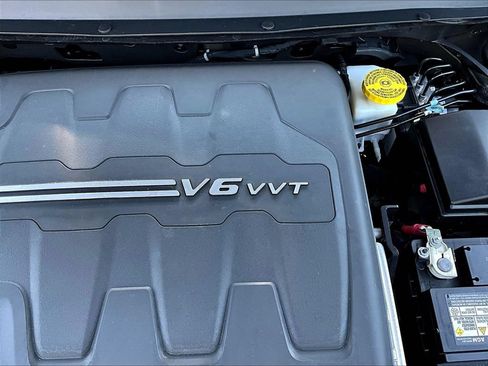 Used 2019 Jeep Cherokee Limited AWD/4WD image 35