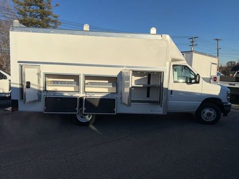 New 2026 Ford E-450 and Econoline 450 Super Duty w/ Power Equipment Group image 2