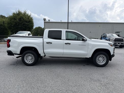 Used 2026 Chevrolet Colorado W/T RWD image 9